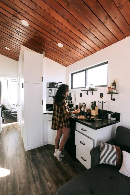Grand Canyon Stargazing Off-Grid Tiny Home Valle Exterior photo